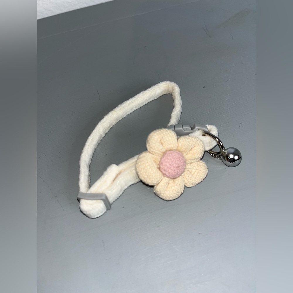 Cream White Flower Cat Collar w/ Bell | Soft Velvet Adjustable Breakaway Kitten